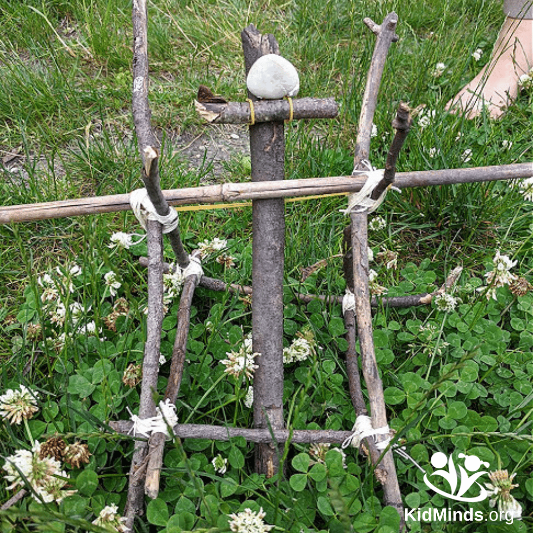 These outdoor science activities will blow your kid's mind. From turning a campfire green with Borax to exploring the world of molecules with a bag of pencils, these activities will help your kids explore, learn, and grow. #kidsactivities #scienceactivities #STEM #getoutside #earlylearning #kidminds #sciencelearning #outside