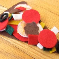Make a felt pizza play set