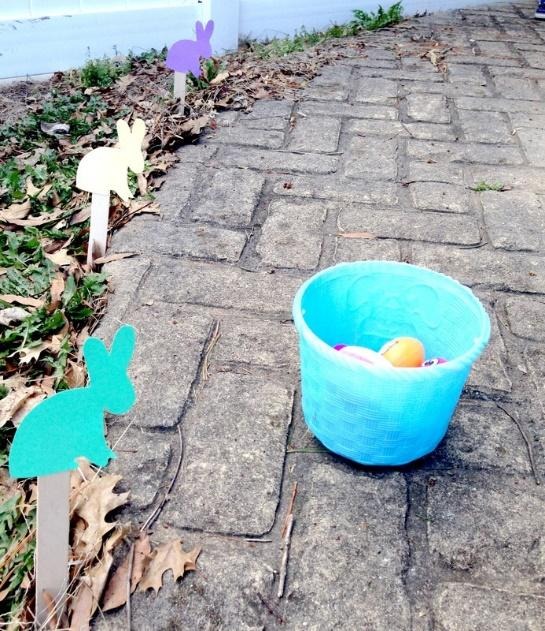 Using Egg Markers for Kids Easter Egg Hunts - free printable