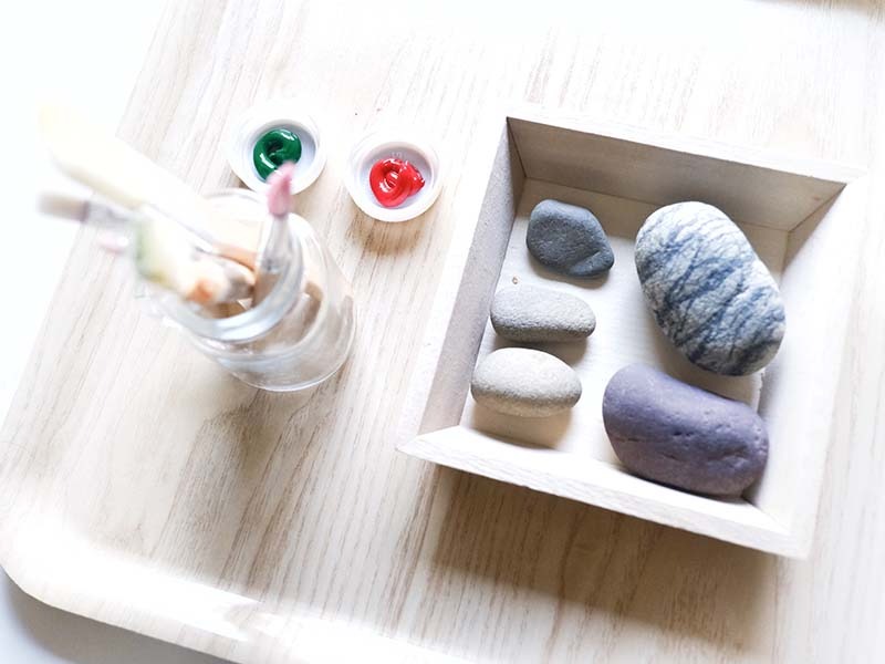 20+ Montessori Toddler Art Trays for Open-ended Creativity