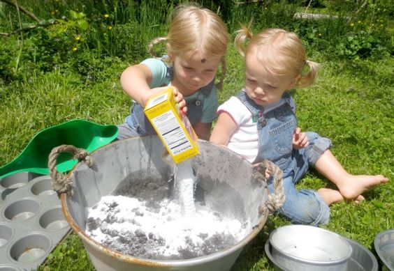 Tons of fun and creative ways for kids to play in the mud! #mudplayideas #mudactivitiesforpreschool #mudrecipeforkids #internationalmudday #growingajewelerose