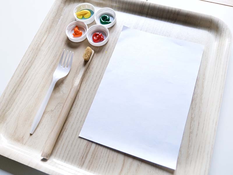 20+ Montessori Toddler Art Trays for Open-ended Creativity