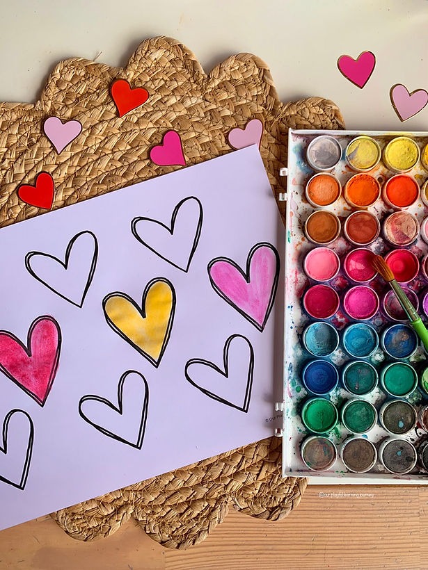 Simple Kids art ideas - heart mindfulness mats free printable + watercolour paints