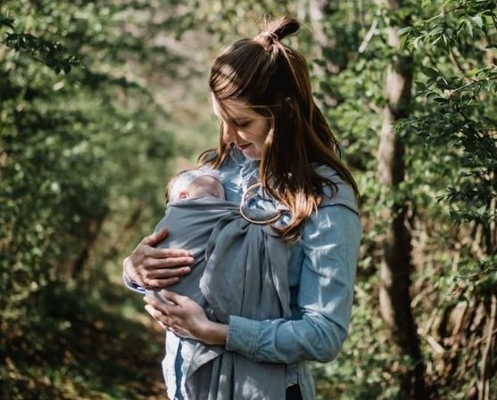 5 awesome things you can go outside while baby wearing. Great ideas for ways to have fun with your family out in nature.