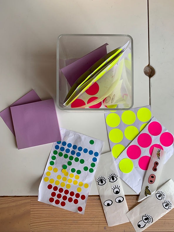 Simple art idea for kids - stickers and paper.