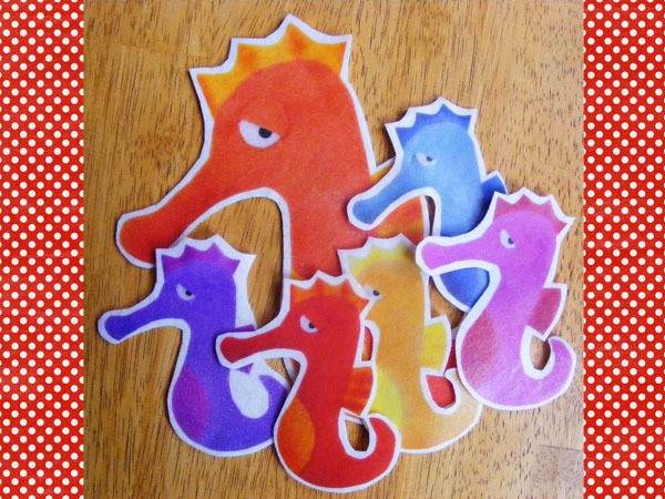 {DIY} Tutorial on creating your own felt story figures for flannel boards, storytelling, and play. Tutorial includes a bonus seahorse printable and activity idea for Mr. Seahorse by Eric Carle.