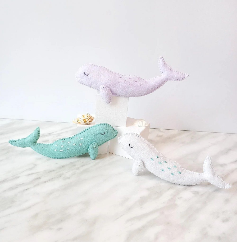free felt animal pattern for beluga whale, three cute felt belugas