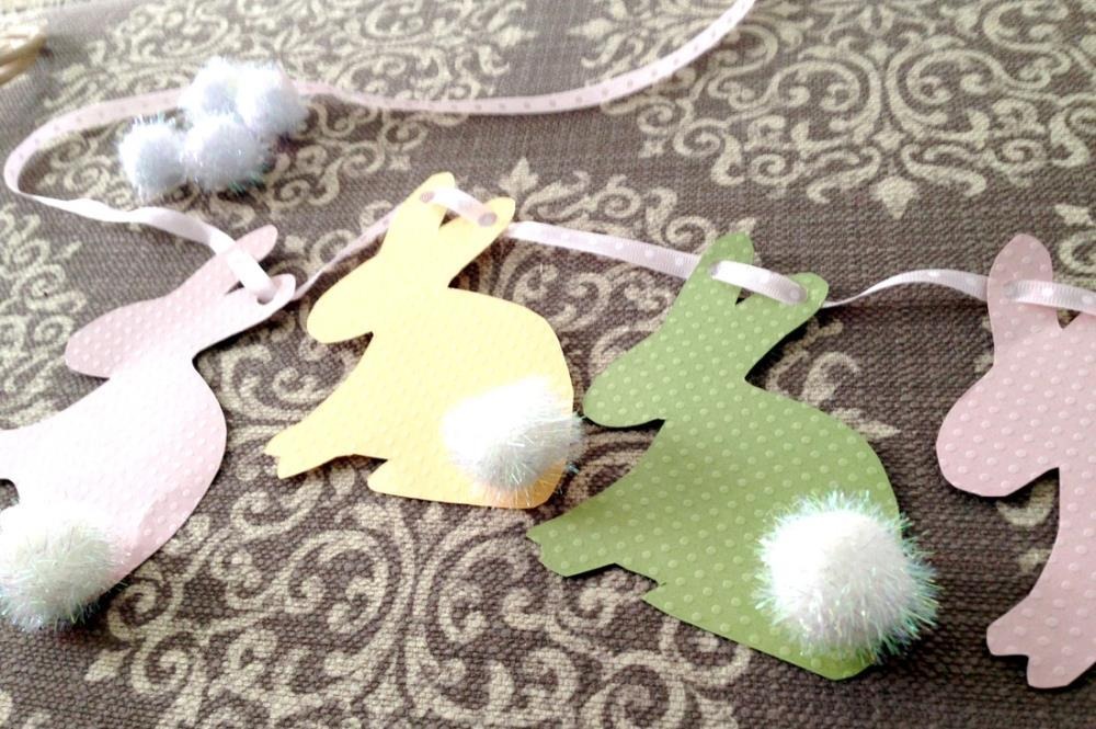 Making Easy Easter Bunny Banners with free printable