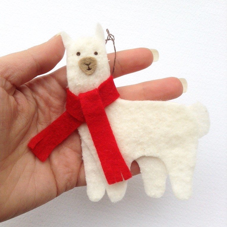 cute white felt llama felt animal free pattern